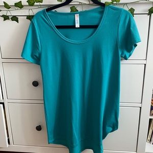 teal/turquoise. XS women. LuLaRoe top.